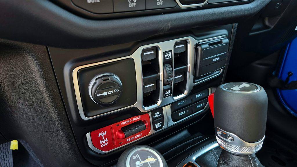 new 2025 Jeep Wrangler car, priced at $56,579