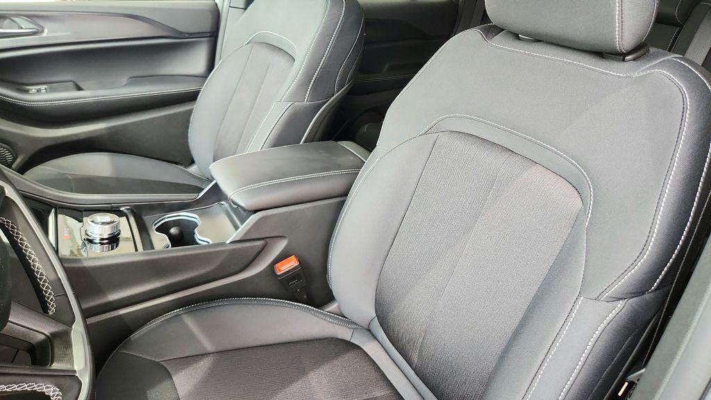 new 2026 Jeep Grand Cherokee car, priced at $31,470