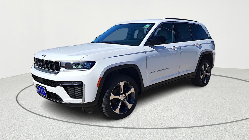 new 2026 Jeep Grand Cherokee car, priced at $40,005