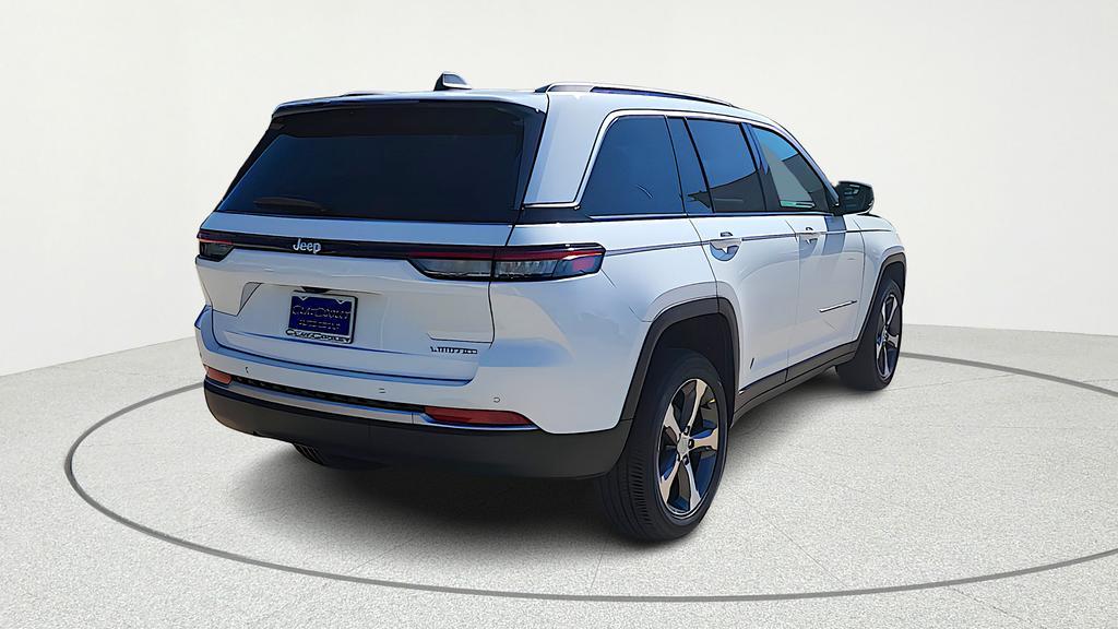 new 2026 Jeep Grand Cherokee car, priced at $40,005