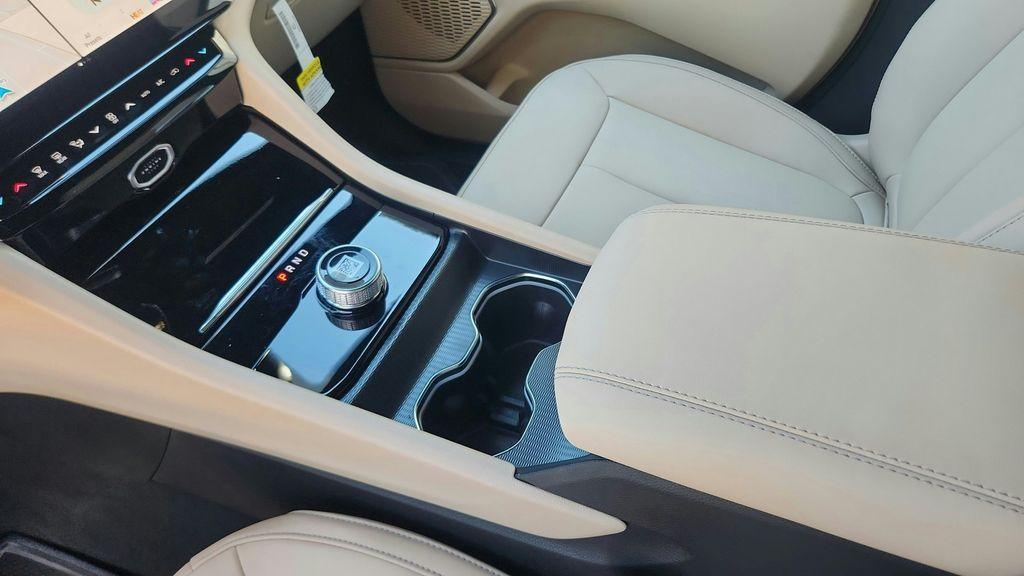 new 2026 Jeep Grand Cherokee car, priced at $40,005