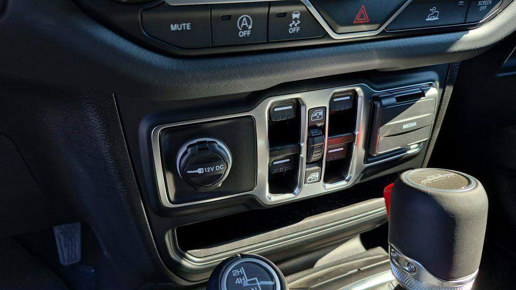 new 2026 Jeep Gladiator car, priced at $44,408
