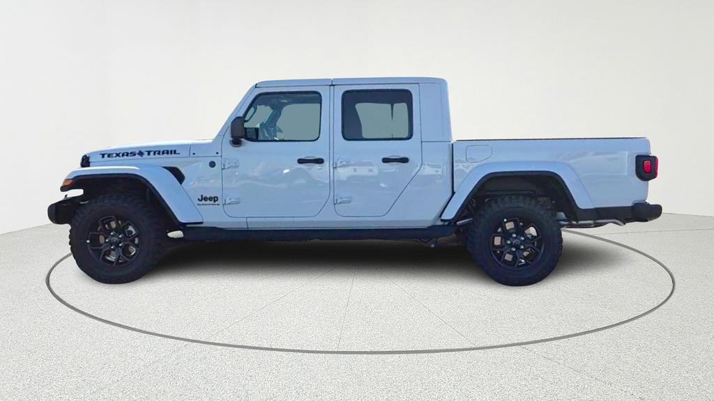 new 2026 Jeep Gladiator car, priced at $44,408