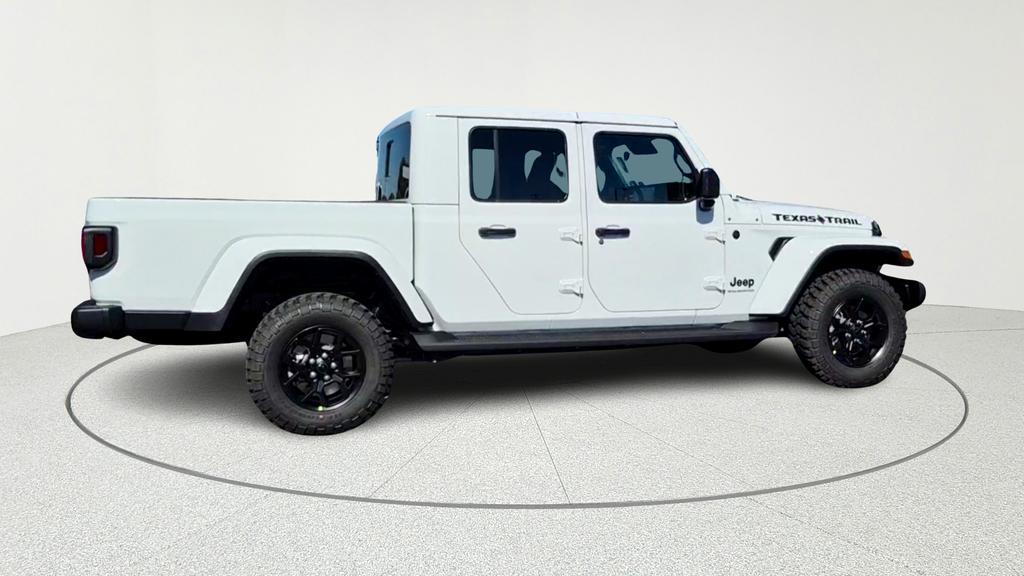 new 2026 Jeep Gladiator car, priced at $44,408