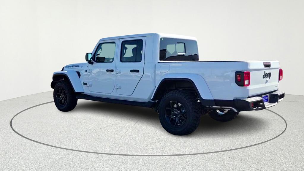 new 2026 Jeep Gladiator car, priced at $44,408