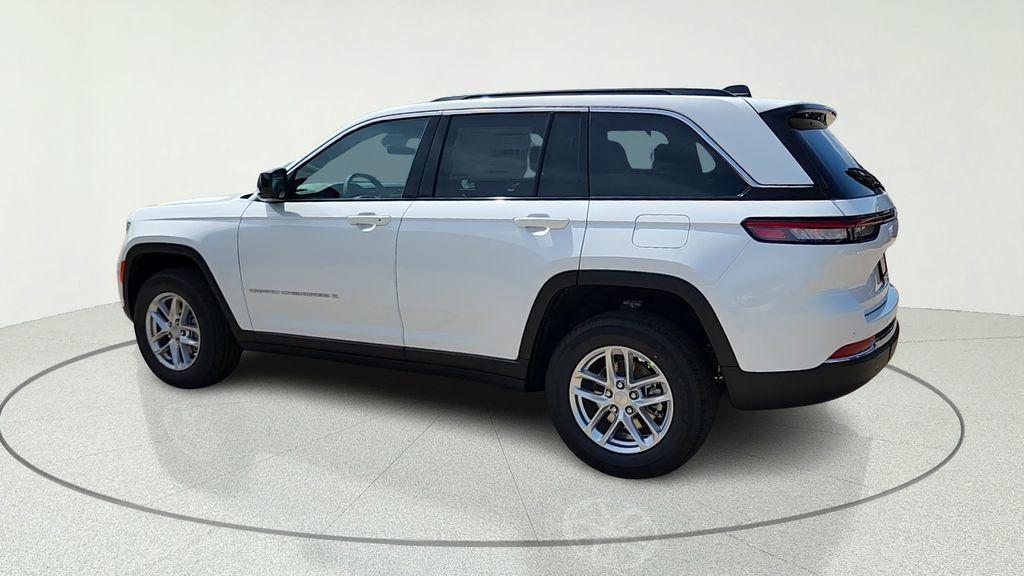 new 2026 Jeep Grand Cherokee car, priced at $31,470