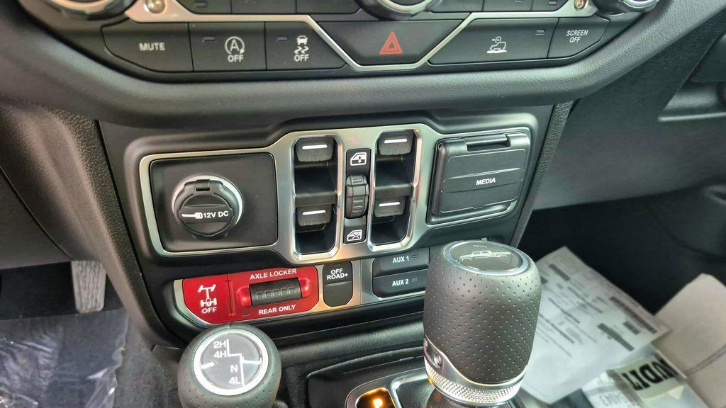 new 2026 Jeep Gladiator car, priced at $53,784