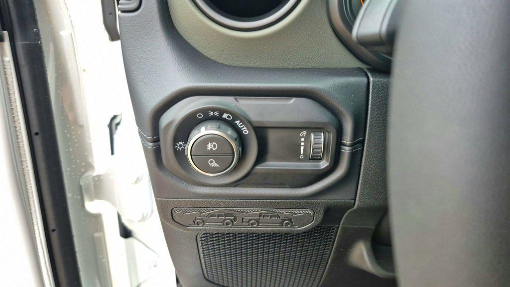 new 2026 Jeep Gladiator car, priced at $53,784