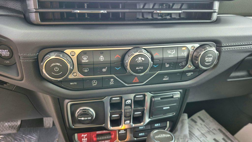 new 2026 Jeep Gladiator car, priced at $53,784