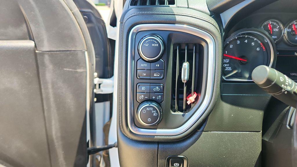used 2021 Chevrolet Silverado 1500 car, priced at $25,862