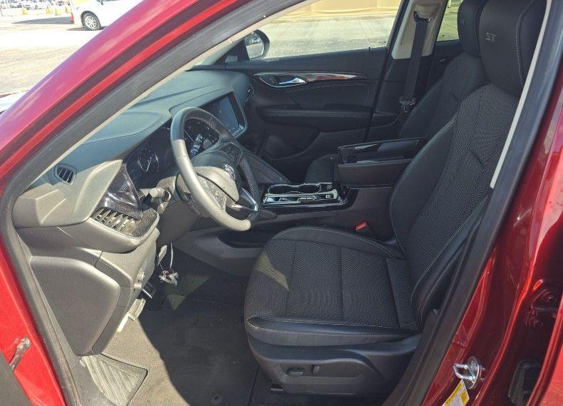 used 2023 Buick Envision car, priced at $23,888