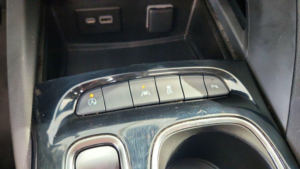 used 2023 Buick Envision car, priced at $22,999