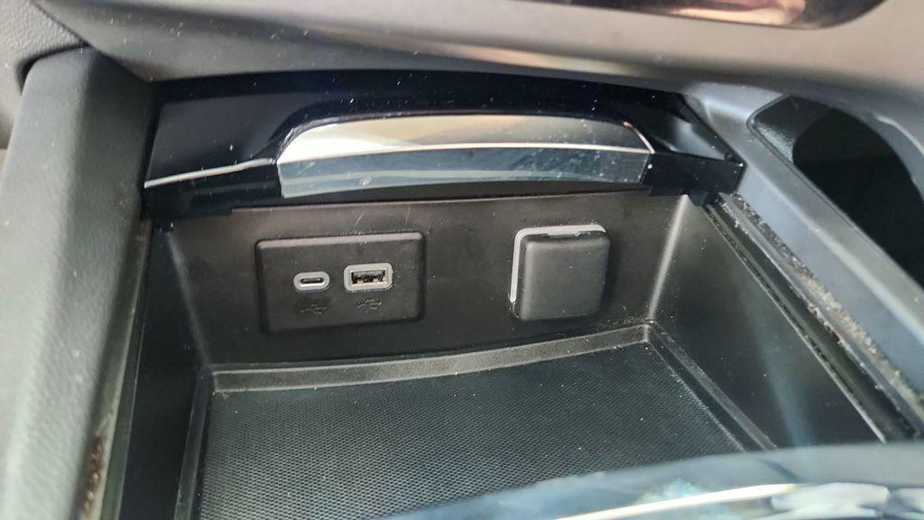 used 2023 Buick Envision car, priced at $22,999