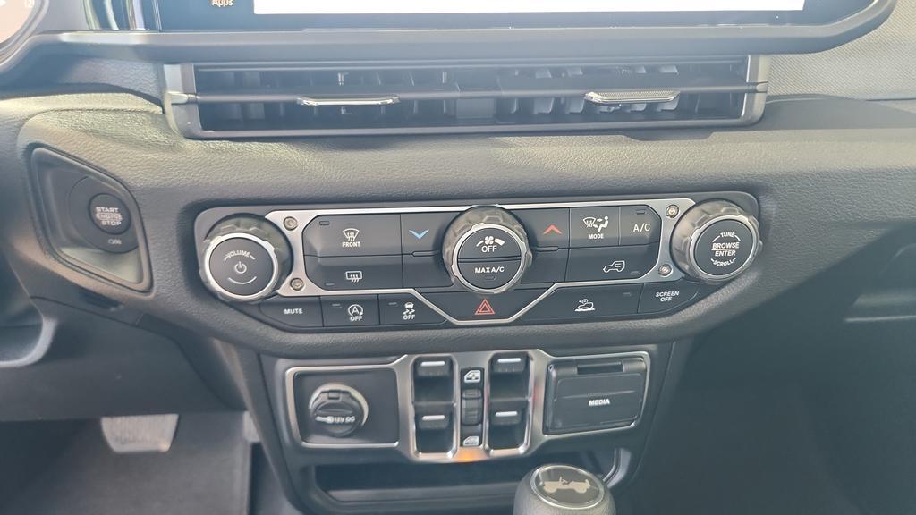 new 2026 Jeep Wrangler car, priced at $39,279