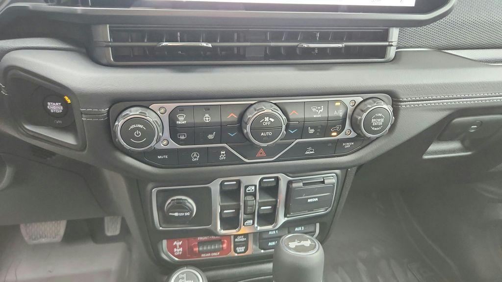 new 2026 Jeep Wrangler car, priced at $51,631