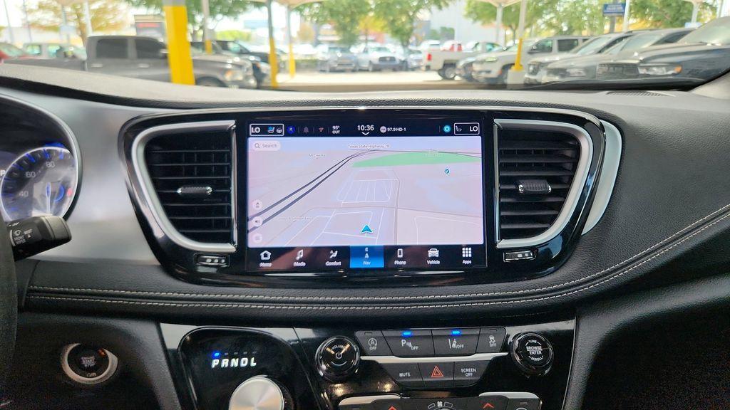 used 2025 Chrysler Pacifica car, priced at $29,224
