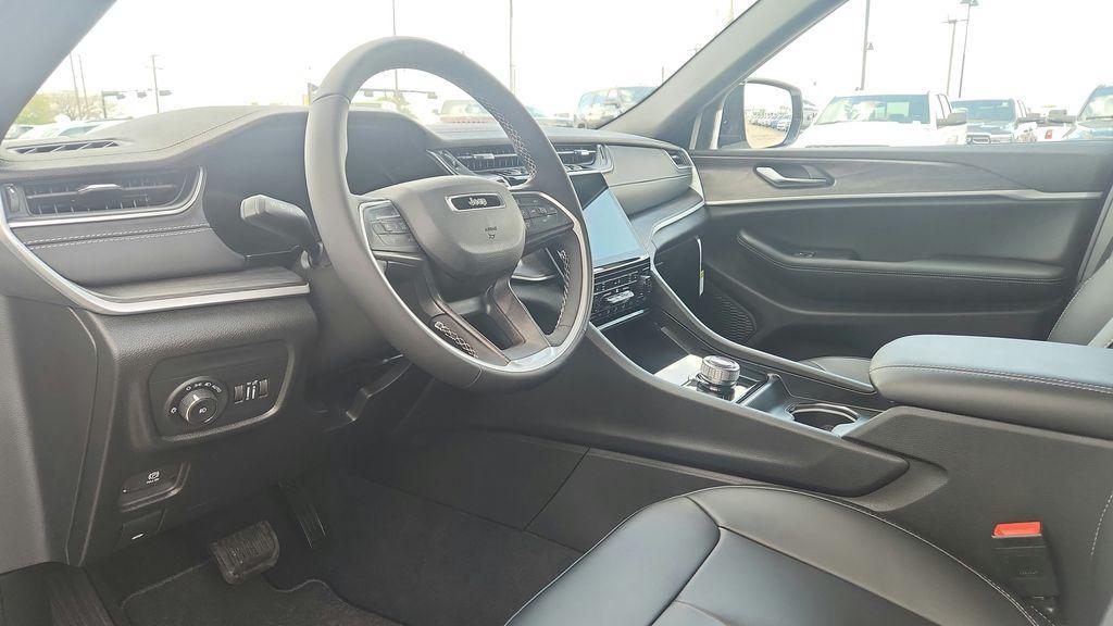 new 2025 Jeep Grand Cherokee L car, priced at $48,444