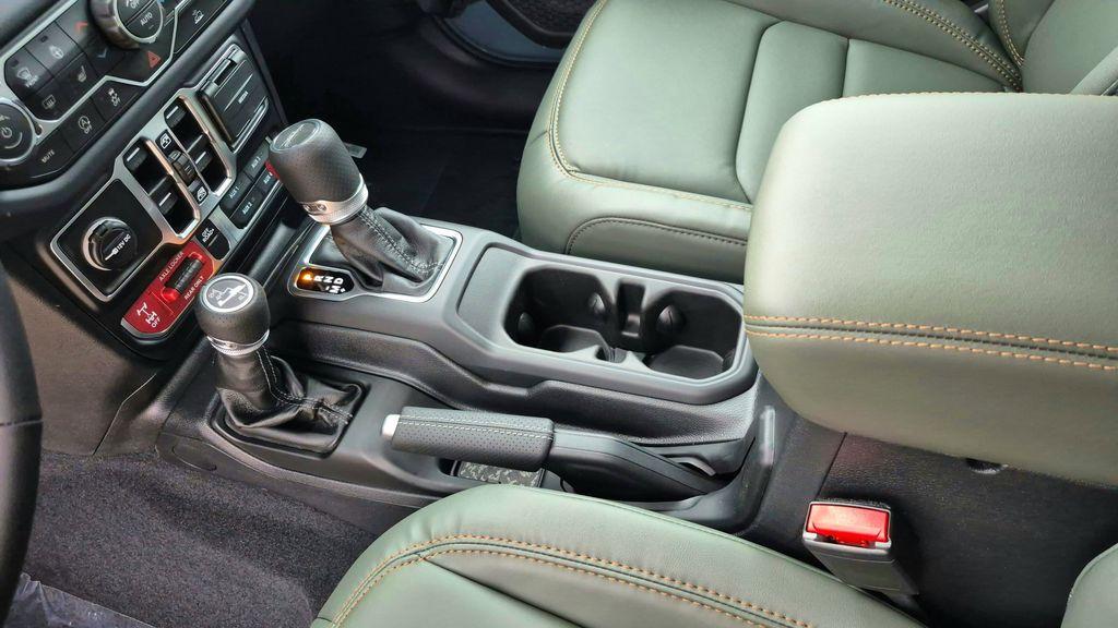 new 2026 Jeep Gladiator car, priced at $53,771