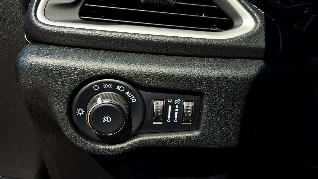 new 2026 Chrysler Pacifica car, priced at $44,363