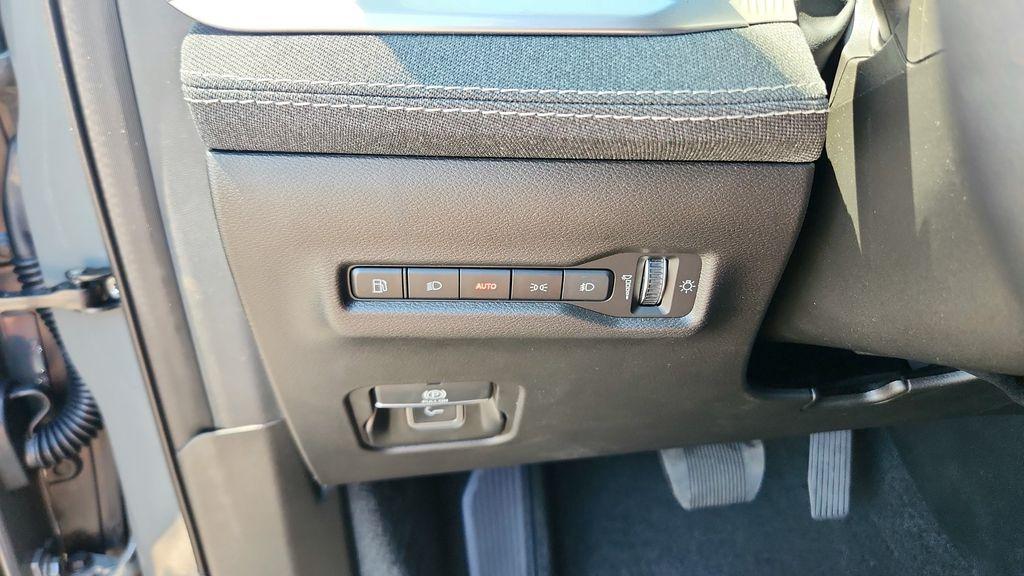 new 2026 Jeep Cherokee car, priced at $37,358