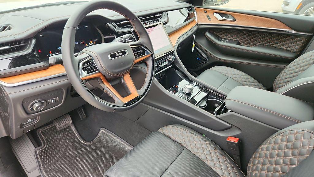 new 2025 Jeep Grand Cherokee L car, priced at $62,595