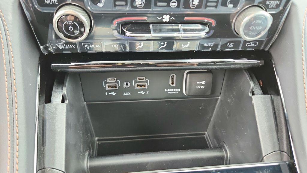 new 2025 Jeep Grand Cherokee L car, priced at $62,595