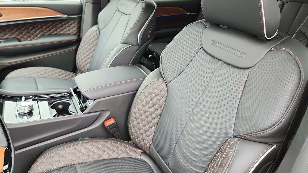 new 2025 Jeep Grand Cherokee L car, priced at $62,595