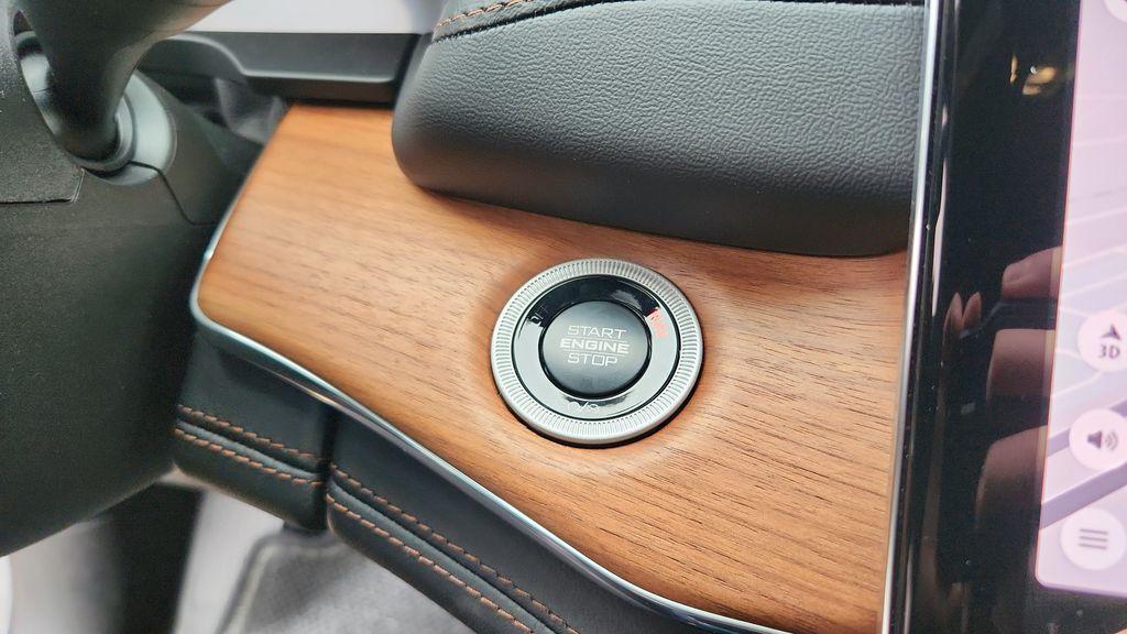 new 2025 Jeep Grand Cherokee L car, priced at $62,595