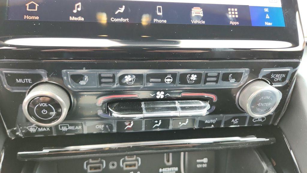 new 2025 Jeep Grand Cherokee L car, priced at $62,595