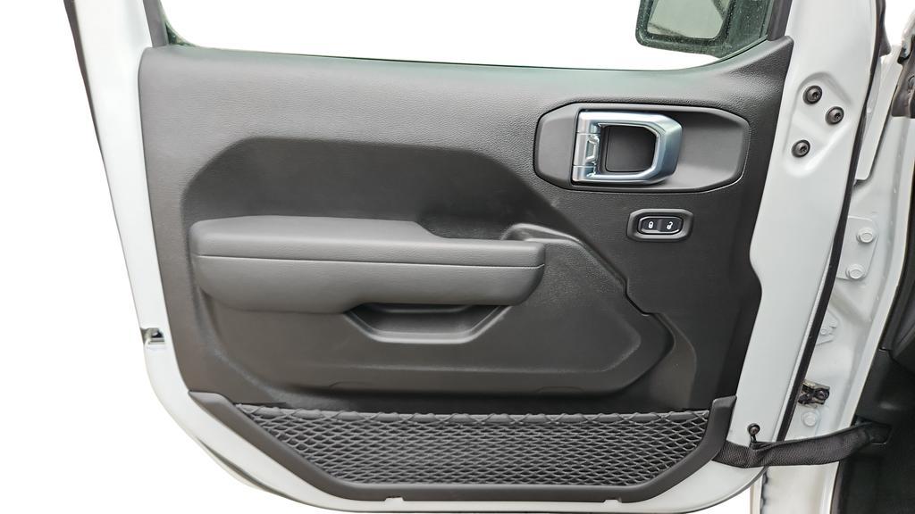 new 2026 Jeep Gladiator car, priced at $39,302