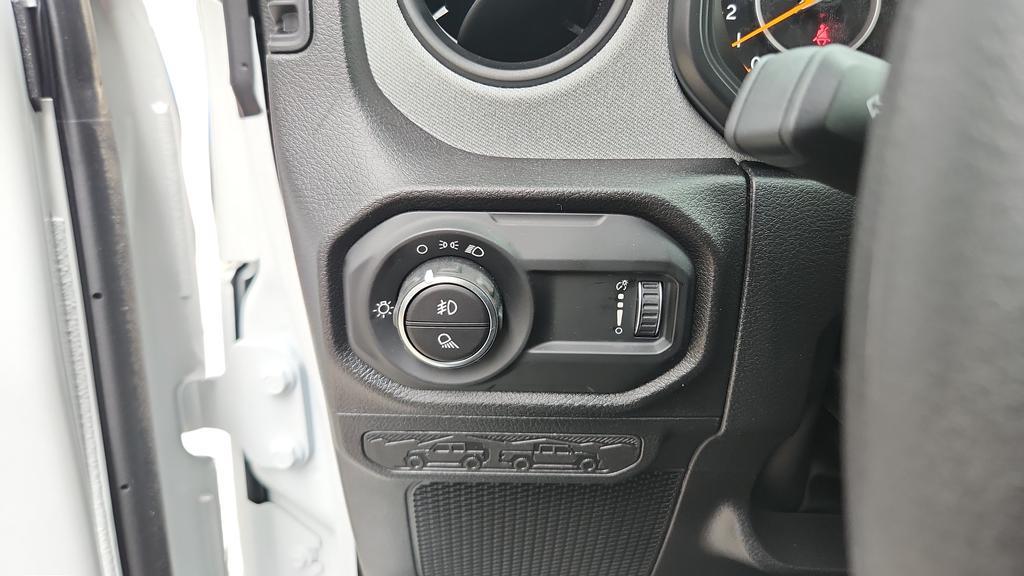 new 2026 Jeep Gladiator car, priced at $39,302