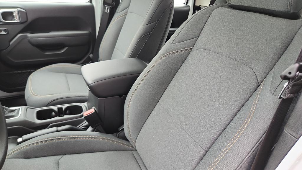 new 2026 Jeep Gladiator car, priced at $39,302