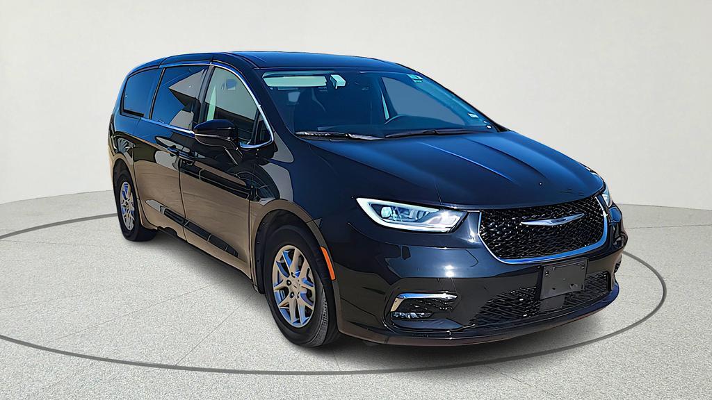 used 2024 Chrysler Pacifica car, priced at $24,777