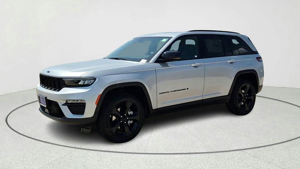 new 2025 Jeep Grand Cherokee car, priced at $47,914