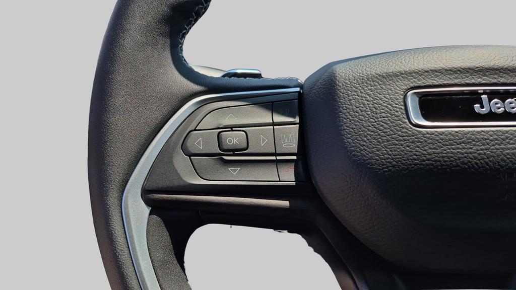 new 2025 Jeep Grand Cherokee car, priced at $47,914