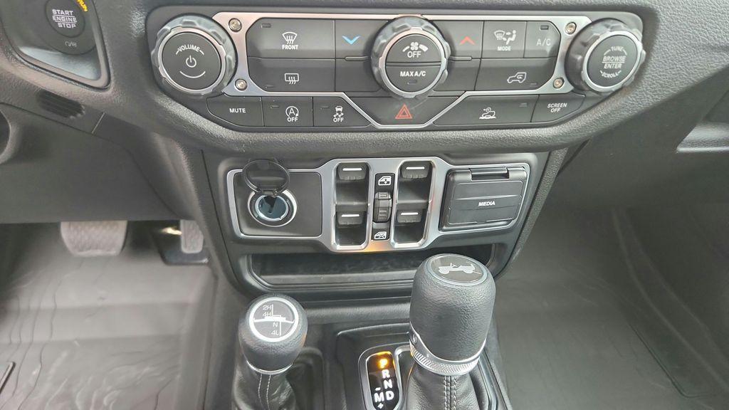 new 2026 Jeep Wrangler car, priced at $40,156