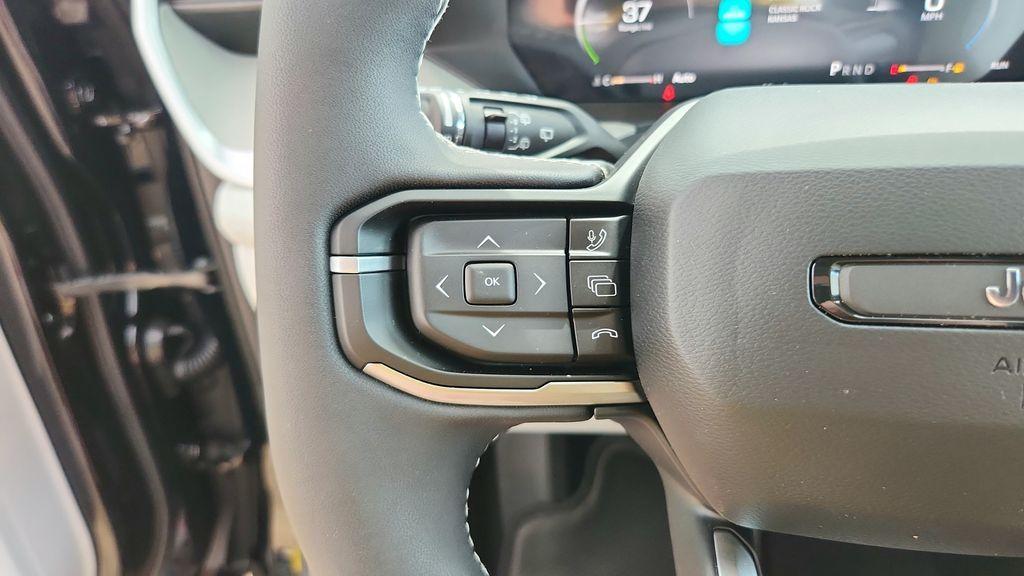 new 2026 Jeep Cherokee car, priced at $37,358