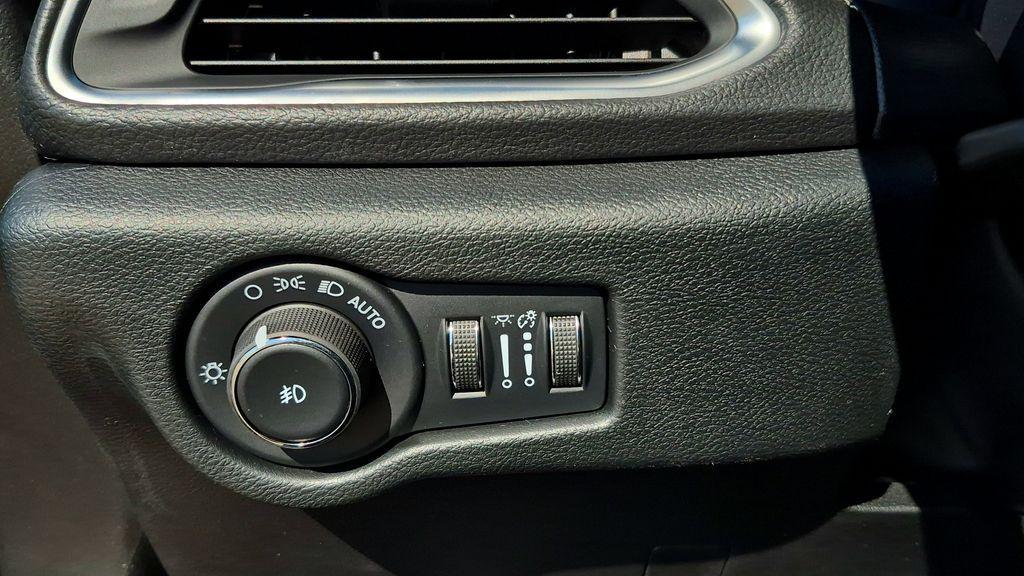 new 2026 Chrysler Pacifica car, priced at $49,905