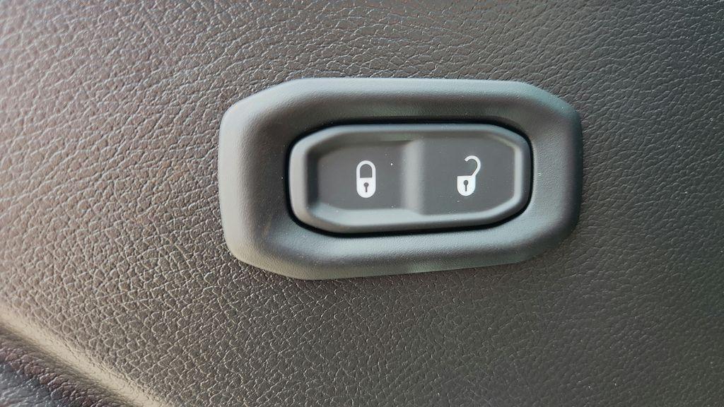 new 2025 Jeep Wrangler car, priced at $42,208