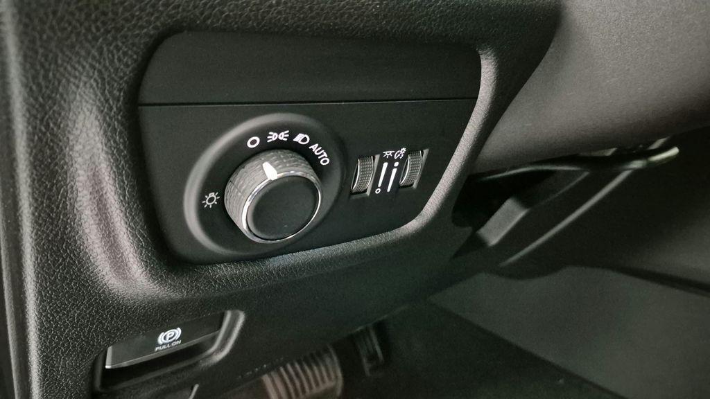 new 2026 Jeep Grand Cherokee car, priced at $40,558
