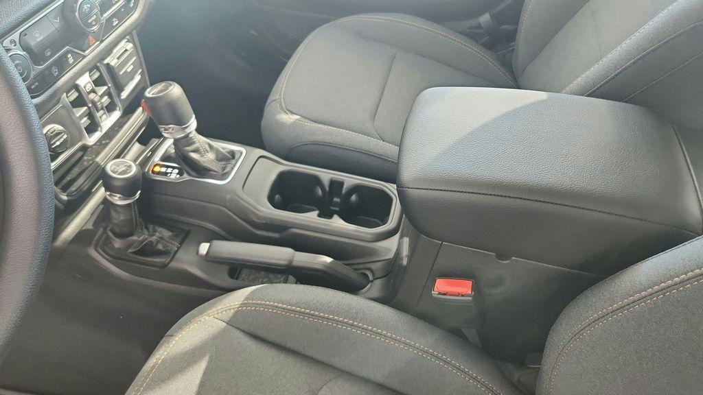 new 2026 Jeep Gladiator car, priced at $38,981