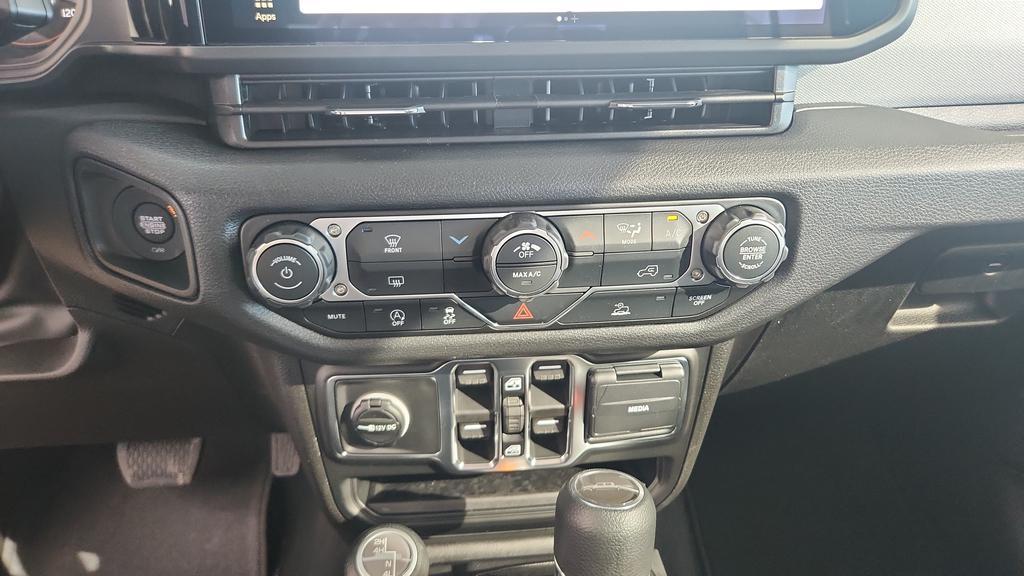 new 2026 Jeep Gladiator car, priced at $38,981