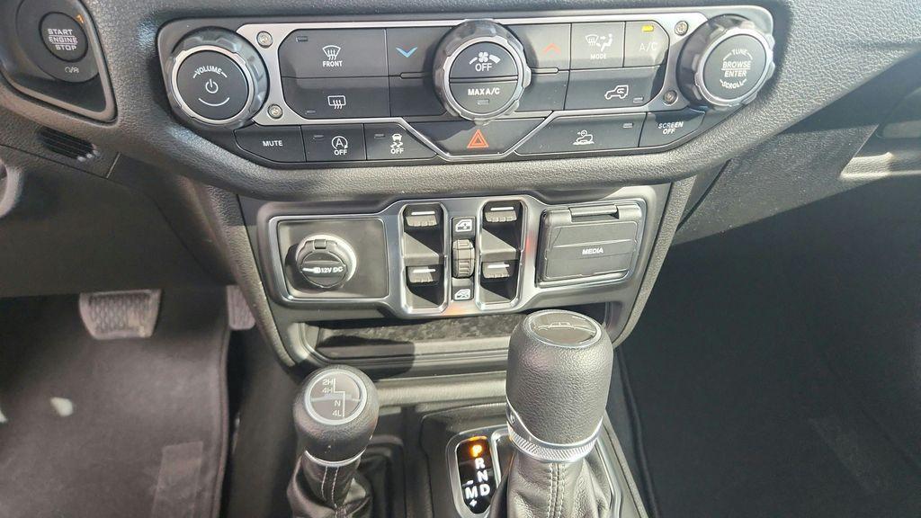 new 2026 Jeep Gladiator car, priced at $38,981