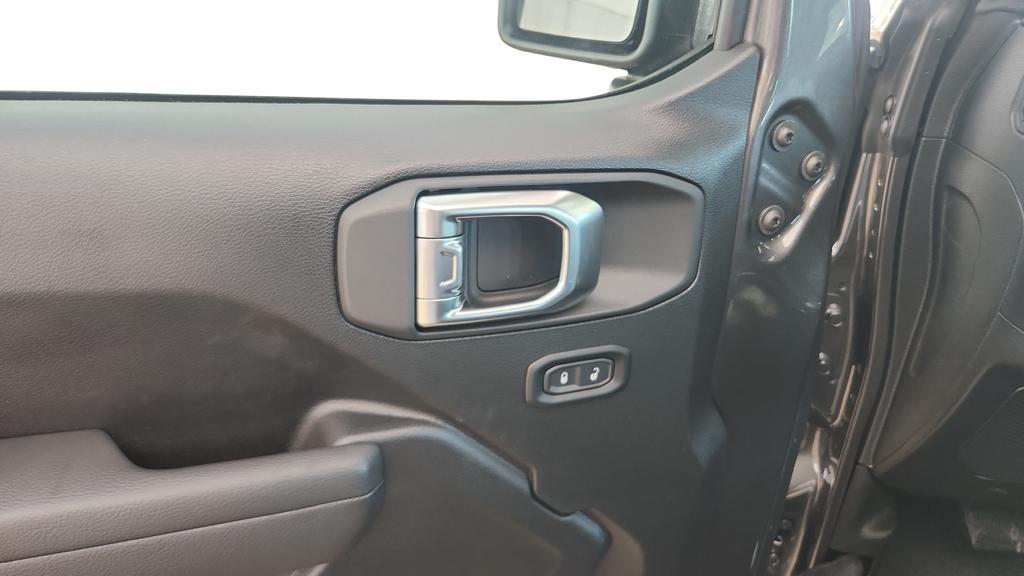 new 2026 Jeep Gladiator car, priced at $38,981