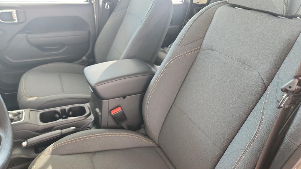 new 2026 Jeep Gladiator car, priced at $38,981