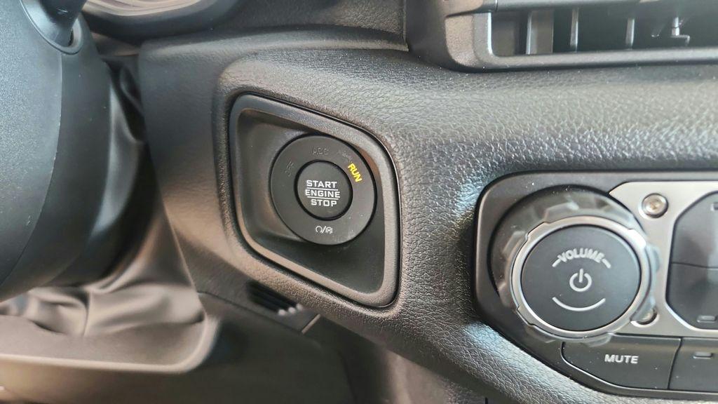 new 2026 Jeep Gladiator car, priced at $38,981