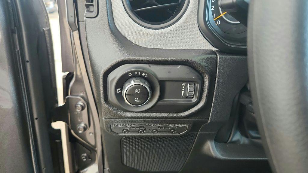 new 2026 Jeep Gladiator car, priced at $38,981