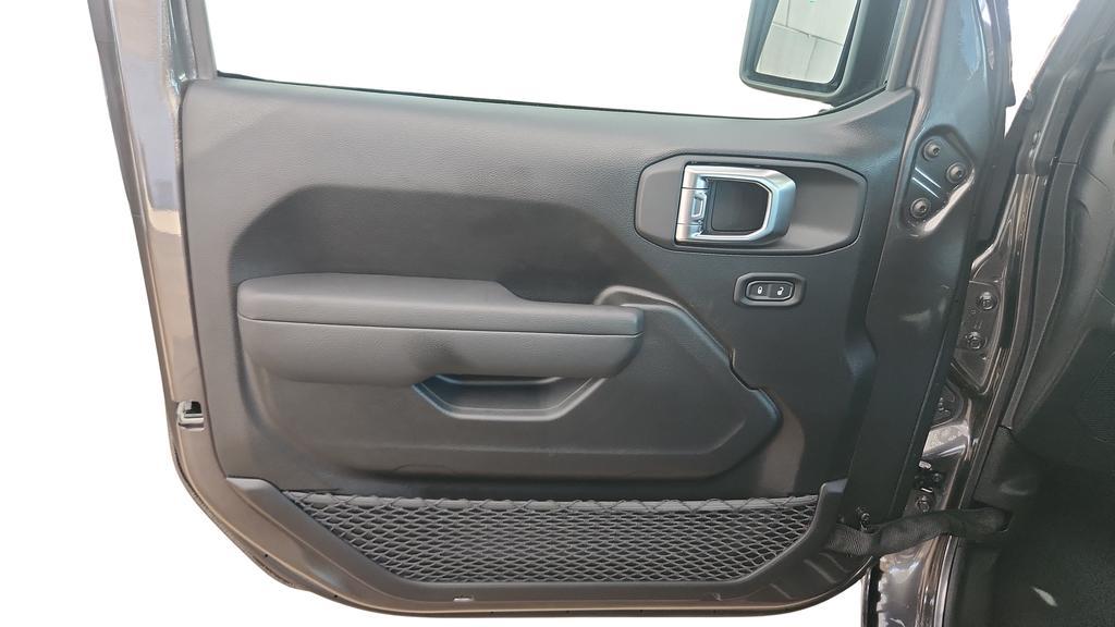 new 2026 Jeep Gladiator car, priced at $38,981