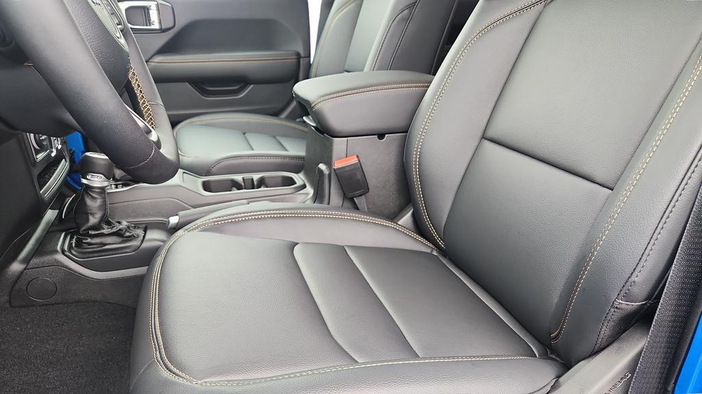 new 2026 Jeep Gladiator car, priced at $45,711