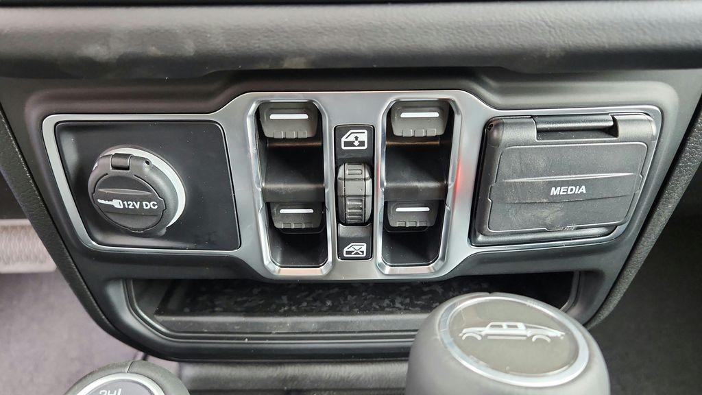 new 2026 Jeep Gladiator car, priced at $45,711